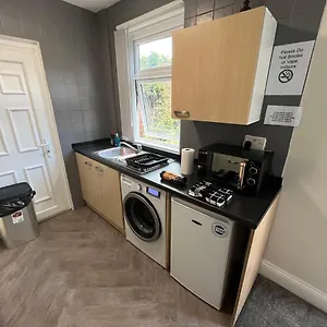 Modern Family Large Garden Free Parking Newcastle upon Tyne